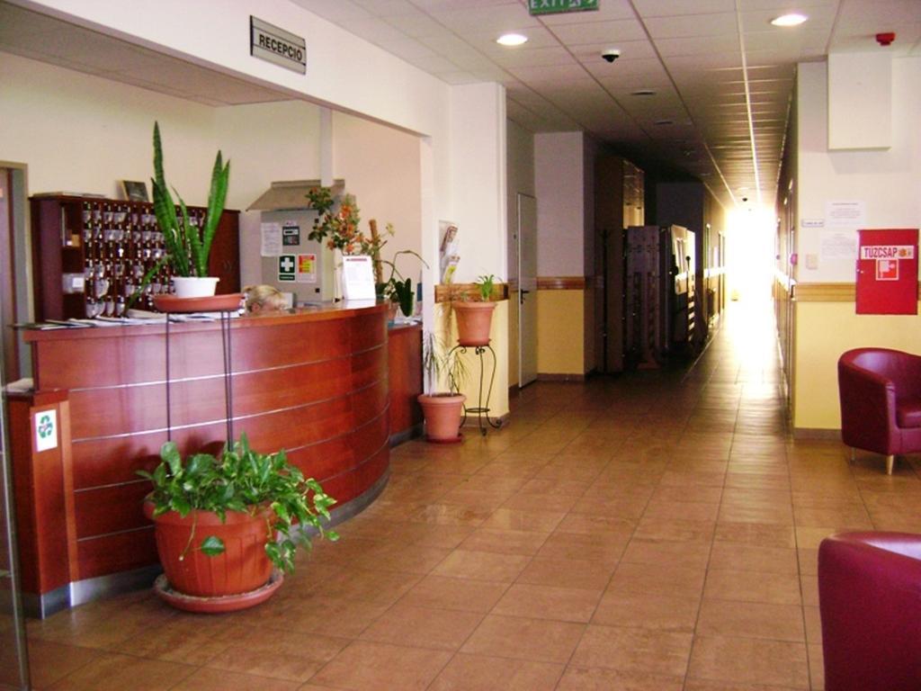 Karoly Robert Diakhotel Gyöngyös 외부 사진