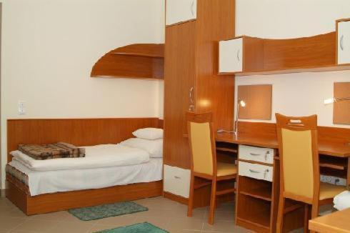 Karoly Robert Diakhotel Gyöngyös 외부 사진