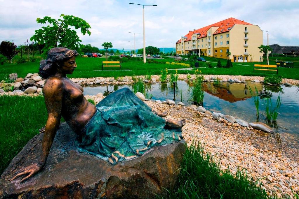 Karoly Robert Diakhotel Gyöngyös 외부 사진